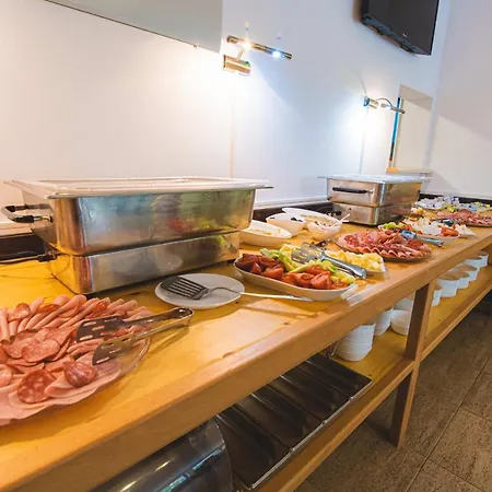 Class Hotel Brezoi